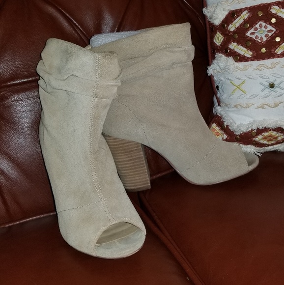 Suede peep toe bootie - Picture 2 of 4